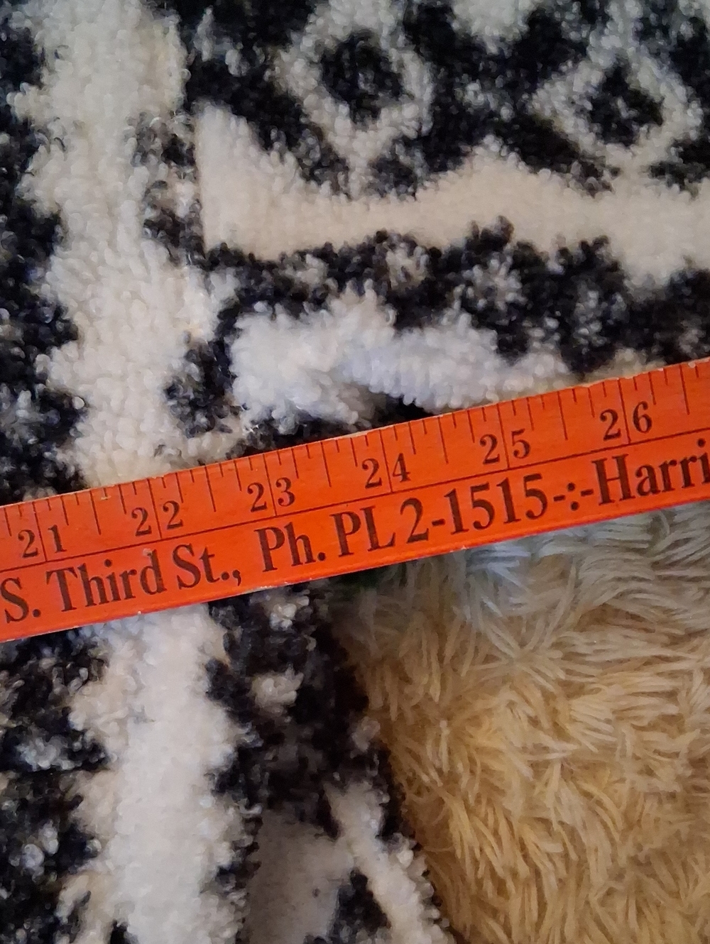 Allbin Motion Black & White Patterned Fleece Quarter-Zip Sweater - Picture 7 of 11